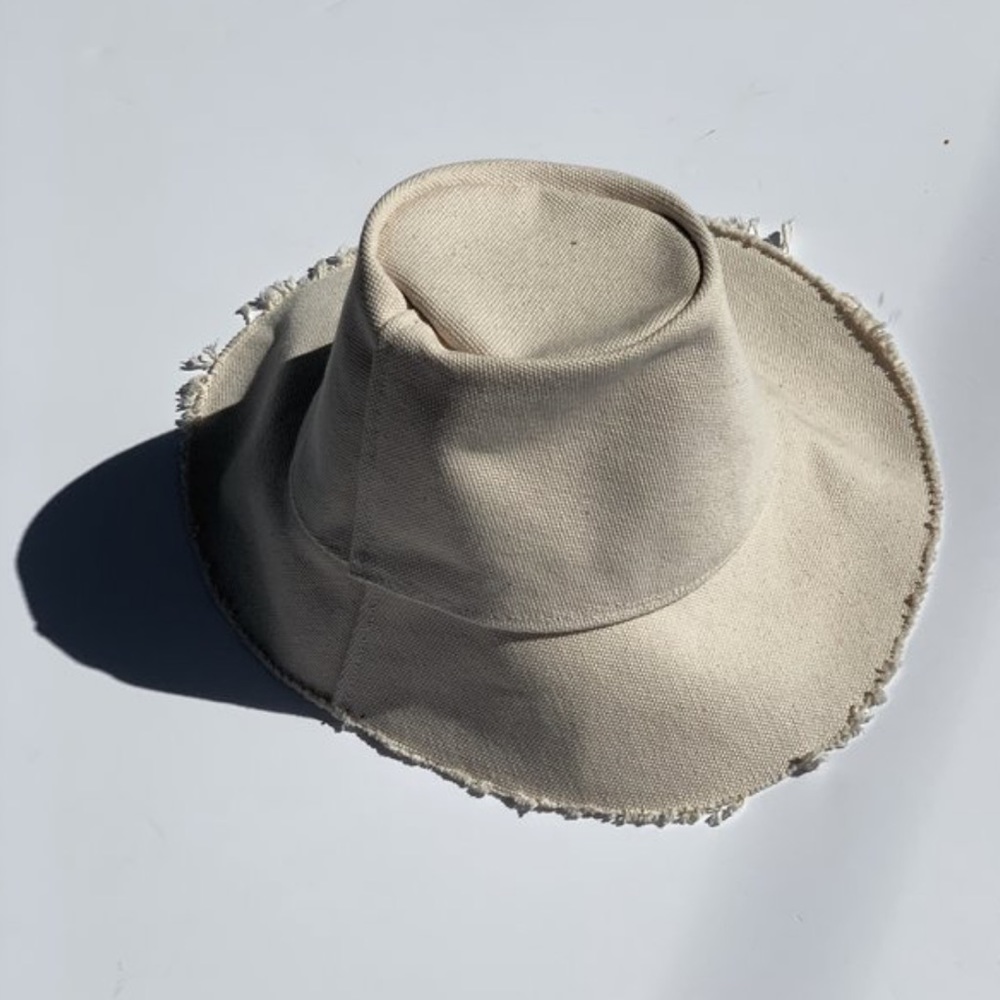 The Magic Hat - S